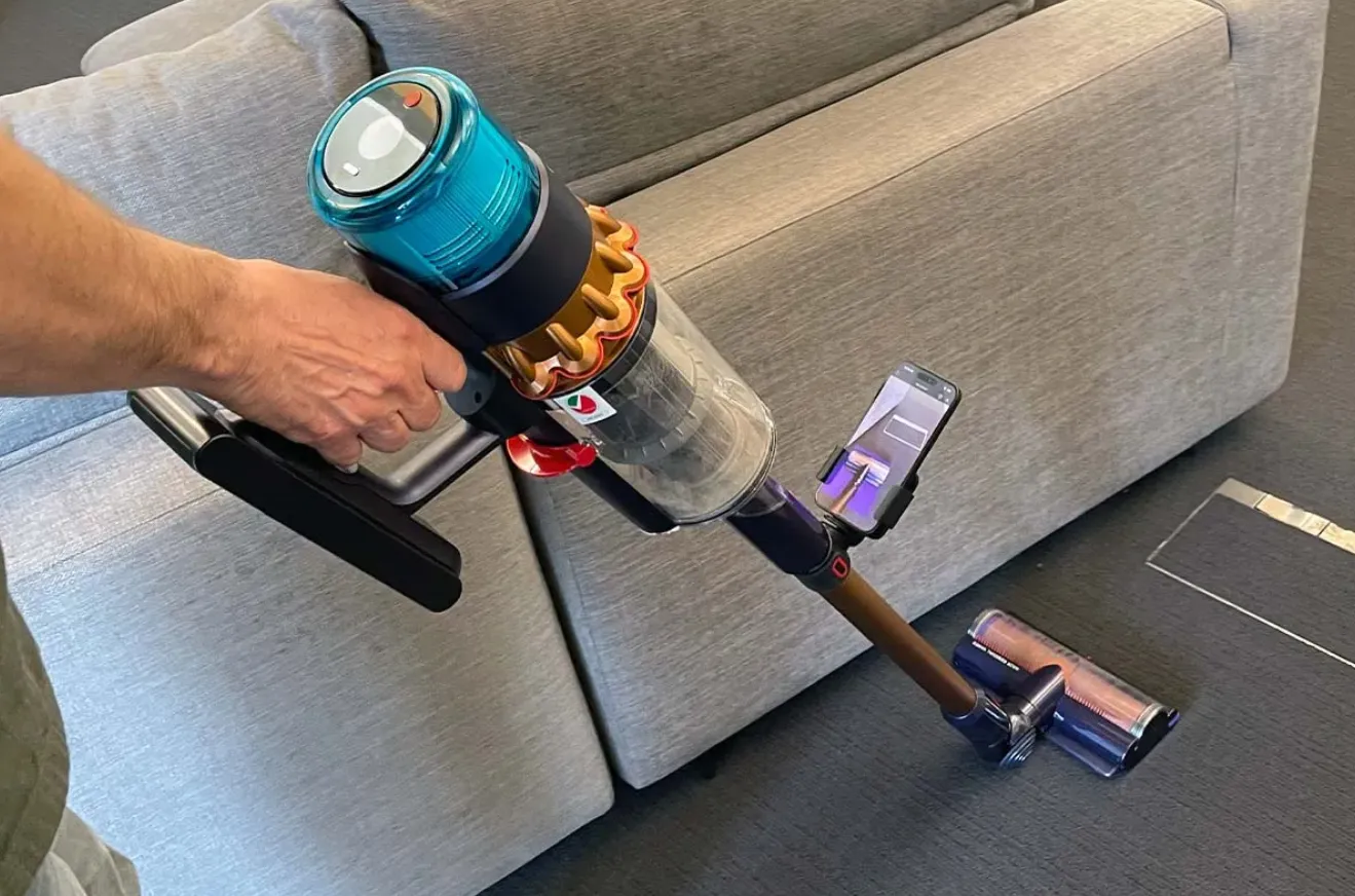 Gamified Vacuuming With Dyson's App