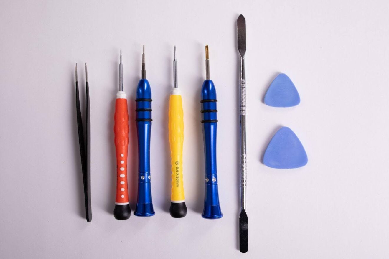 Inside the Phone Repair Toolkit: The Power of the Simple Spudger
