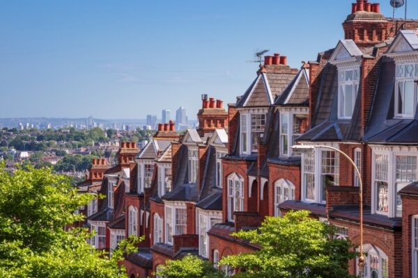 Buying in the Capital How a Property Consultant in London Can Simplify the Process